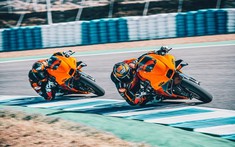 100 siêu mô tô KTM RC 8C bán hết veo chỉ sau đúng 4 phút 32 giây