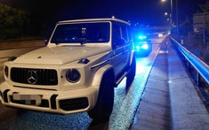 Viện lý do cần đi... vệ sinh, nữ tài xế lái Mercedes-AMG G63 ở vận tốc trung bình 182 km/h