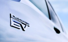 Mitsubishi Outlander PHEV thế hệ mới hứa hẹn sẽ mạnh mẽ và có pin lớn hơn