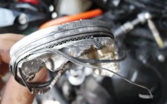 Ô tô bị bó máy chỉ vì 3 thói quen “chẳng đâu vào đâu” của chủ xe