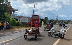 Video: Ô tô khách tông liên hoàn 2 xe máy khiến 1 người đàn ông tử vong tại Gia Lai