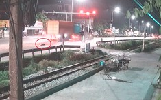Video: Xe container va chạm với xe máy sang đường tại Hải Dương, 1 cô gái bị thương