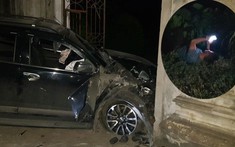 Hải Phòng: Tài xế xe bán tải nằm lướt điện thoại trên vệ cỏ sau khi tông 4 người trong một gia đình