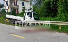 Video: Xe máy đi từ đường nhánh ra va chạm với ô tô tải, 1 người tử vong tại Phú Thọ
