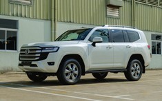 Khách Việt muốn nhận Toyota Land Cruiser 2022 sớm chỉ cần mua kèm một chiếc Wigo
