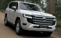Toyota Land Cruiser 2022 chính hãng ra mắt, giá tăng nhẹ