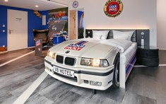 V8 Hotel - Khách sạn chủ đề ô tô độc nhất vô nhị trên thế giới