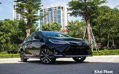 Toyota Corolla Altis giảm giá sâu, dọn kho đón phiên bản mới