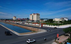Vợ chồng trẻ kể chuyện “tay mơ” đầu tư đất nền và bài học chốt lời trong sốt đất
