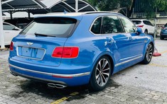 Xôn xao thông tin Bentley Bentayga V8 "dầm mưa dãi nắng" ở cảng Hải Phòng gần 2 năm