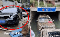 Hàng chục xe sang ngập nước vì chủ xe Mercedes-Benz S-Class kiên quyết đỗ trước cửa hầm