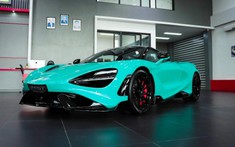Cận cảnh McLaren 765LT độc nhất ở Lào với màu sơn xanh Tokyo Cyan cá tính