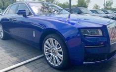 Rolls-Royce Ghost thế hệ mới với màu sơn cực nổi và nội thất Hermes hứa hẹn sớm về Việt Nam