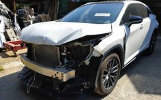 Theo dõi thợ máy người Nga sửa chữa như mới chiếc Lexus RX 450h bị tai nạn, nát cả đầu lẫn đuôi