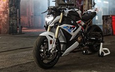 Quái thú Naked bike BMW S1000R 2021 chuẩn bị được bán chính hãng tại Việt Nam với giá khủng