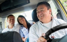 7 kiểu hành khách gây khó chịu nhất trên xe và cách xử trí