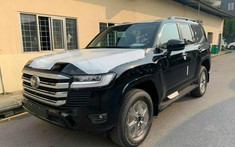 Toyota Land Cruiser 2022 lần đầu lộ diện ngoài đời thực tại Việt Nam, có gì hấp dẫn?