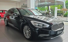 Chật vật doanh số, Kia Quoris - mẫu xe sang xứ Hàn mất giá hơn nửa tỷ đồng, thậm chí "mua 1 tặng 1"