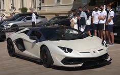 Đây là chiếc Lamborghini Aventador SVJ Roadster đắt nhất thế giới, riêng biển số đã có giá hơn 270 tỷ đồng