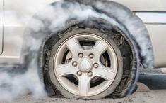 5 tình huống khẩn cấp khi lái xe ô tô và cách xử lý