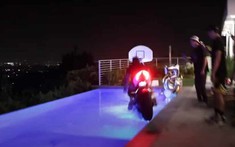 Giật mình với cảnh Youtuber "phi" Ducati Panigale V2 trị giá hơn nửa tỷ xuống bể bơi