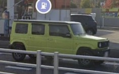 Suzuki Jimny 5 cửa "hiện nguyên hình" trên đường phố, ra mắt vào năm sau