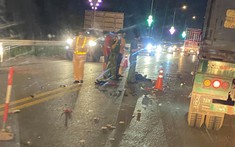 Video quay khoảnh khắc xe máy "phóng nhanh" trước khi tông vào đuôi ô tô tải khiến 1 người tử vong tại Bắc Giang