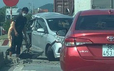 Video: Ô tô con Hyundai Grand i10 bị xe tải tông văng vào xe đầu kéo tại Thanh Hóa