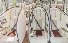 Xe buýt chạy qua đêm cực sang ở Nhật Bản có cung cấp khoang ngủ cá nhân như thế này
