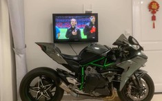 Giật mình với người đàn ông tại Sài Gòn mua xe mô tô tiền tỷ để "trang trí" căn hộ chung cư