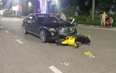 Nghệ An: Va chạm giữa Mercedes-Benz S-Class với xe máy khiến 1 người bị thương nặng