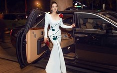 Không chỉ chung đam mê kim cương, Lý Nhã Kỳ còn sở hữu xe Rolls-Royce giống với bà Nguyễn Phương Hằng