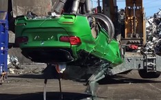 Xem video quay cảnh tiêu hủy chiếc BMW M3 được lắp ráp bằng phụ tùng của xe ăn cắp