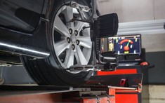 Các dấu hiệu cho thấy độ chụm bánh xe ô tô cần được căn chỉnh