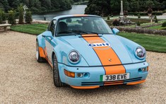 Porsche 964 cổ điển có được sự sống thứ hai với mô tơ điện và màu sơn Gulf huyền thoại