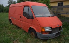 Chiếc Ford Transit bị bỏ không 12 năm nhưng vẫn chạy tốt