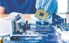 Đầu tư toàn cầu tăng mạnh khi doanh nghiệp dồn dập khôi phục sản xuất