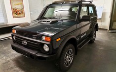 Vén màn Lada Niva phiên bản gầm cao và có sẵn ống thở