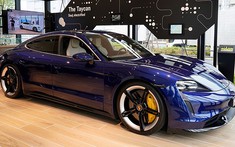 Porsche Taycan "bán chạy như tôm tươi", người đặt mua phải chờ nửa năm mới có xe
