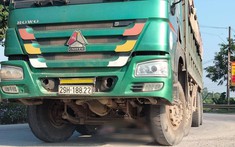 Video: Xe ben rẽ phải, va chạm với xe máy khiến 1 người tử vong tại Hà Nội