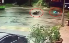 Video: 2 xe máy tông nhau kinh hoàng tại ngã tư của thành phố Huế, 2 người nhập viện