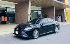 Toyota Camry 2.5Q 2021 siêu lướt bán lỗ hàng trăm triệu đồng