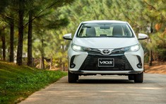 Toyota Vios giảm tới 60 triệu đồng tại đại lý, giá xe Hyundai Accent "bốc hơi" theo