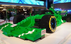 Đây là mô hình xe đua F1 bằng Lego lớn nhất thế giới với 500.000 mảnh