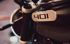 Mục sở thị mô tô tân cổ điển nổi bật nhất phân khúc Husqvarna Svartpilen 401 tại Hà Nội