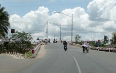 Hơn 2.100 tỷ đồng nâng tĩnh không cầu cắt qua tuyến đường thuỷ