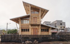 Nhà 3 tầng bằng tre mãn nhãn dành cho gia đình trẻ tại Ecuador