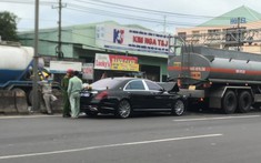 Đồng Nai: Mercedes-Benz S-Class tông đuôi xe bồn trên QL51, phần đầu xe hư hỏng nặng