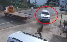 Video:  Lái xe Toyota Fortuner cố tình lao về phía 2 thanh niên để tìm đường chạy thoát thân trên Quốc lộ gây chú ý