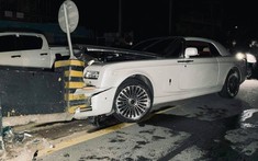 Lái xe say rượu tông Rolls-Royce Phantom Coupe mang biển số "Mr.Idol" vào dải phân cách